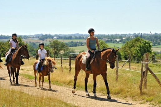 Camping Rodez Aveyron · 91 location de vacances rodez randonnee cheval e1670597252487 uai