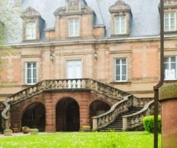 Camping Rodez Aveyron · ancien palais episcopal uai