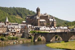 Camping Rodez Aveyron · tourisme aubrac village